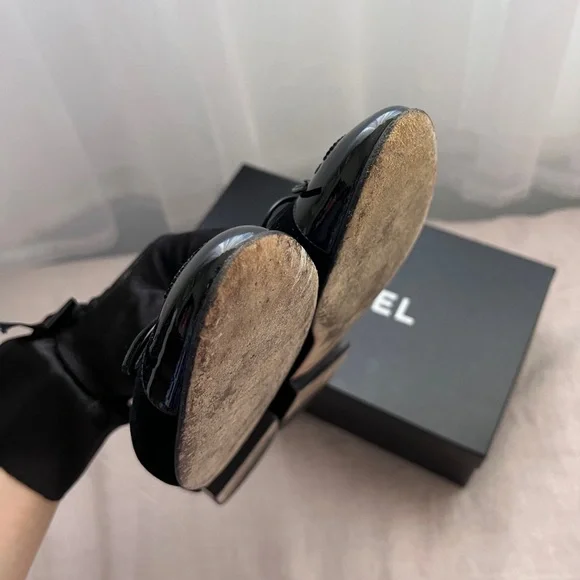 Auth Chanel Black Velvet Patent Classic CC Logo Ballerina Flats - Size 37.5